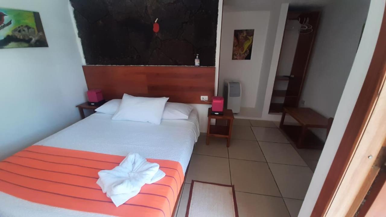 Hostal Tero Real 푸에르토빌라밀 외부 사진
