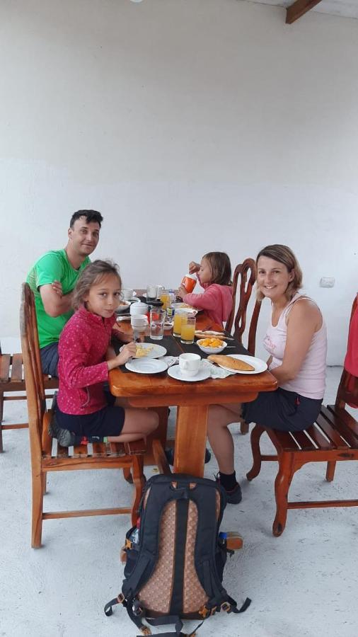 Hostal Tero Real 푸에르토빌라밀 외부 사진