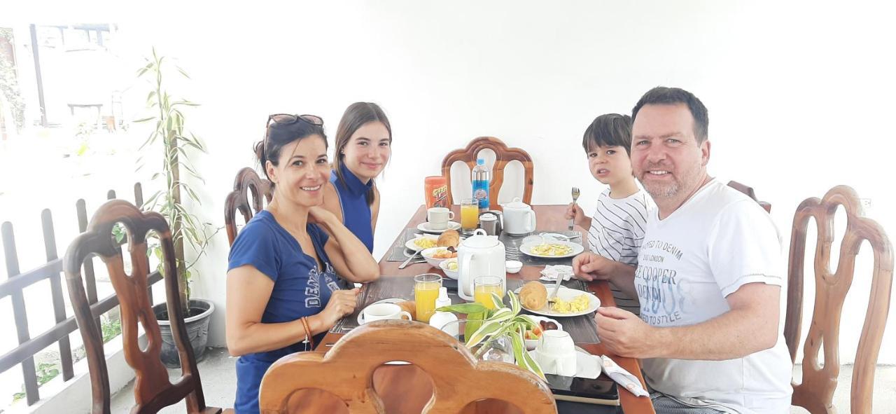 Hostal Tero Real 푸에르토빌라밀 외부 사진